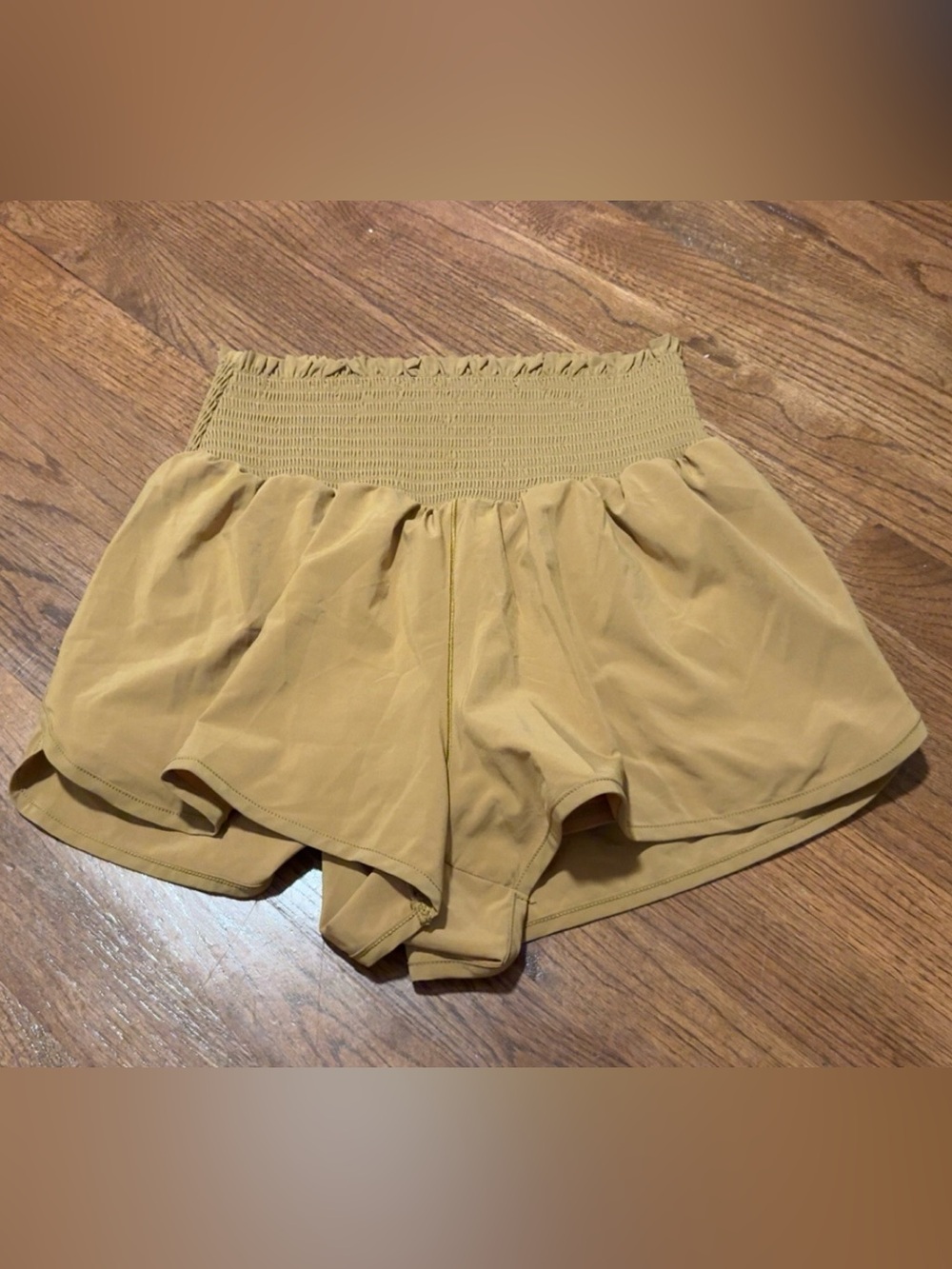 Women's Aerie High-Waist Smocked Mustard Shorts